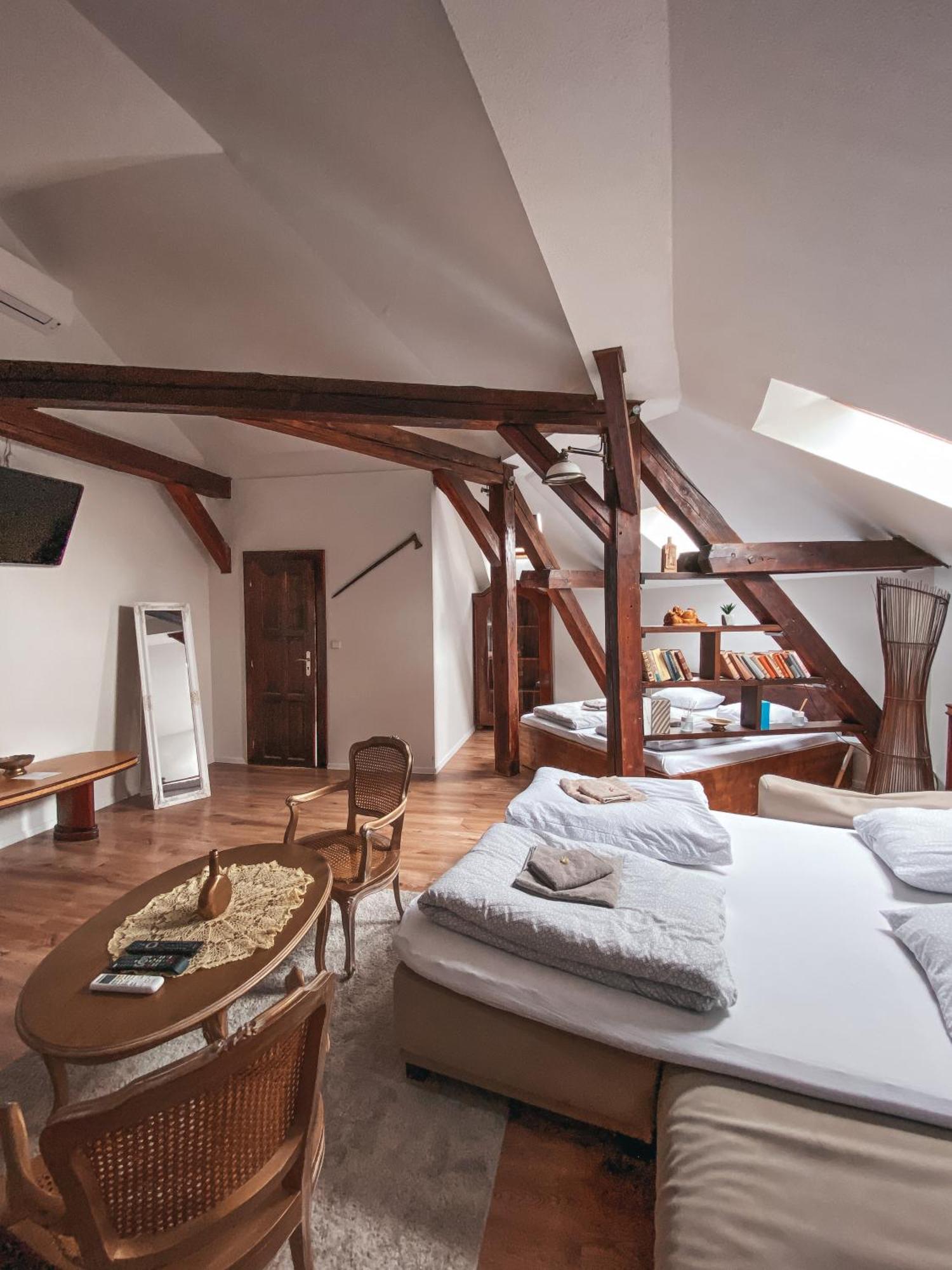 Blue Lotus Apartments Братислава Экстерьер фото