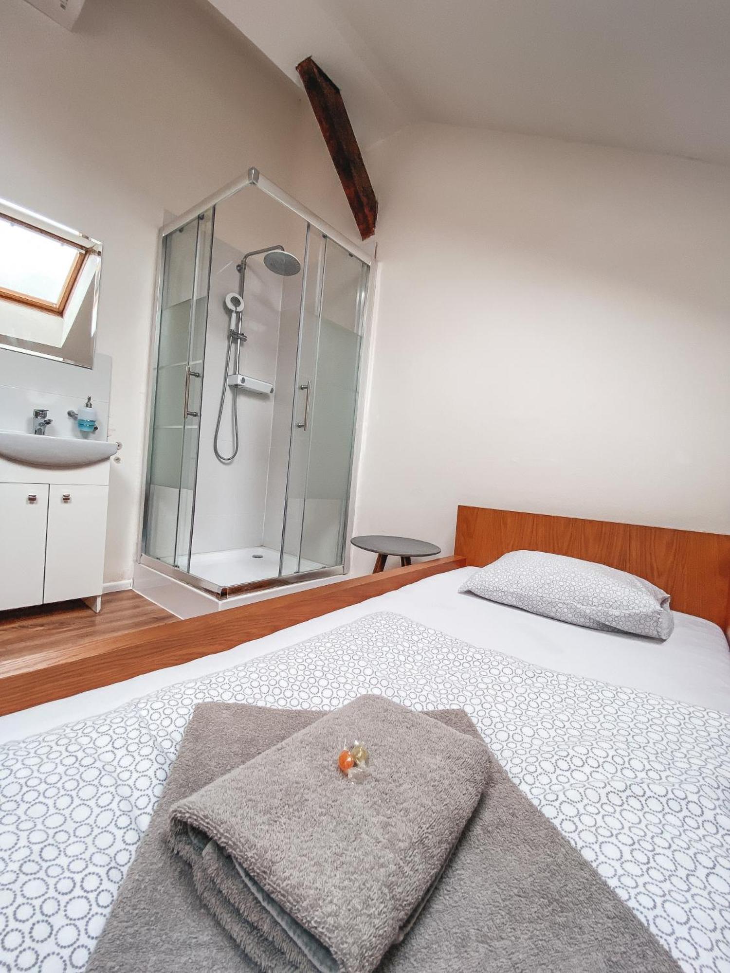 Blue Lotus Apartments Братислава Экстерьер фото