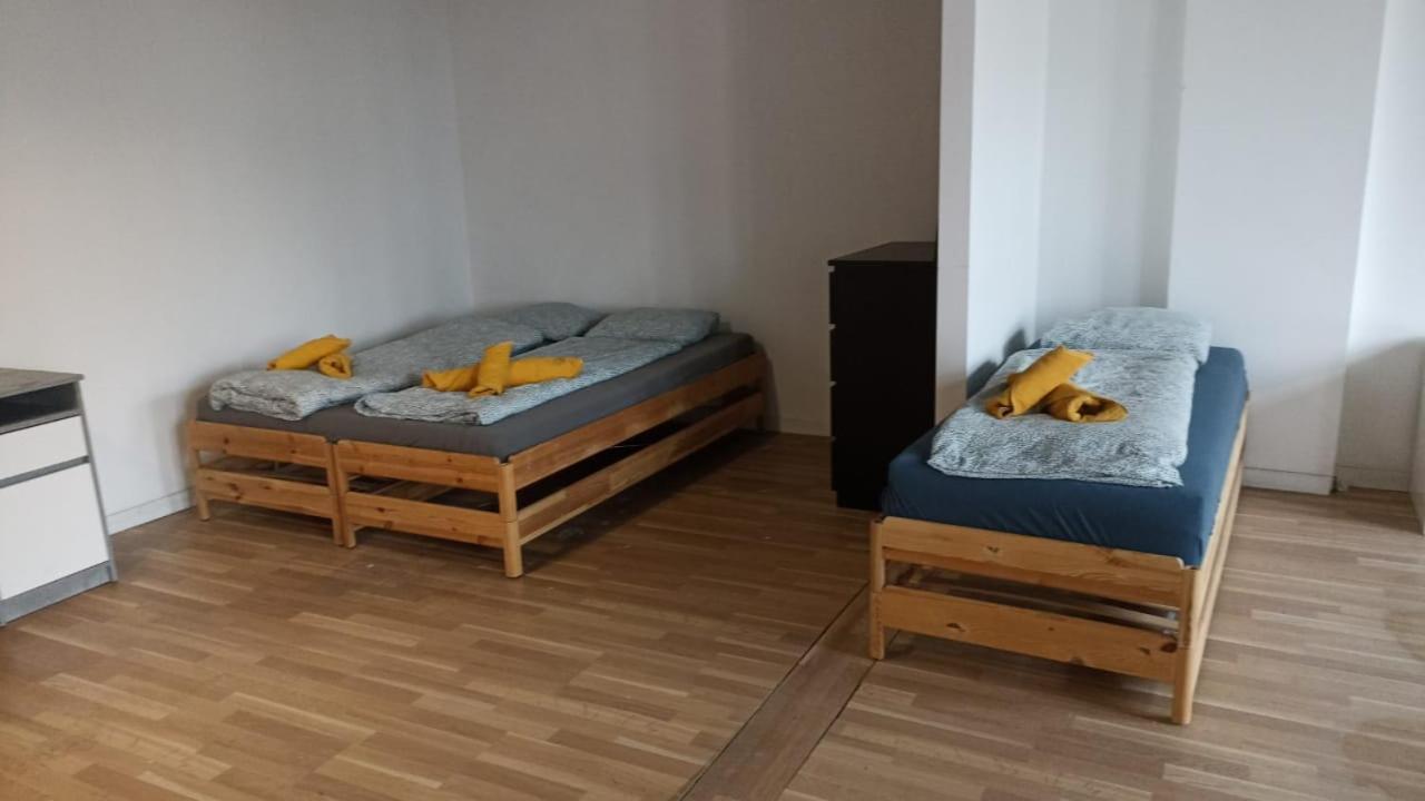 Blue Lotus Apartments Братислава Экстерьер фото